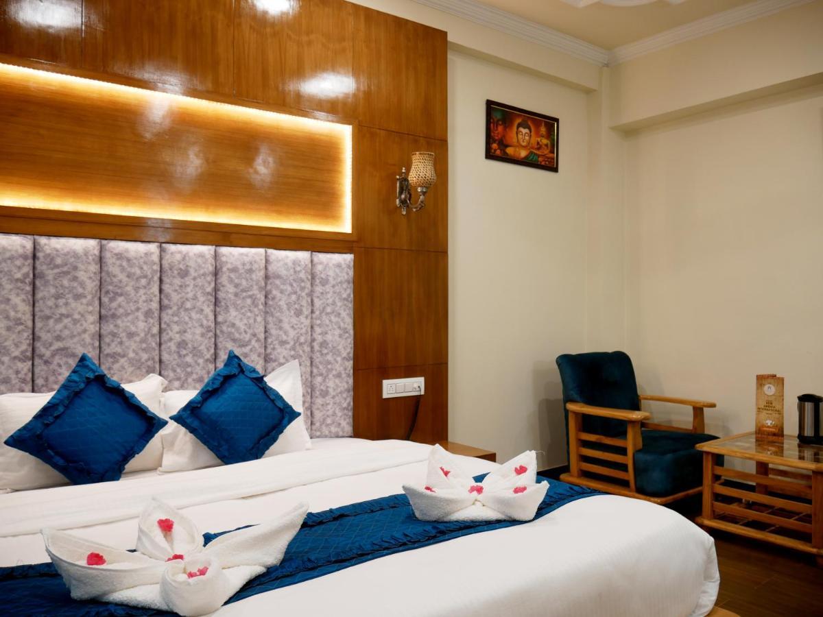 New Ambika International Hotel Manali  Bagian luar foto