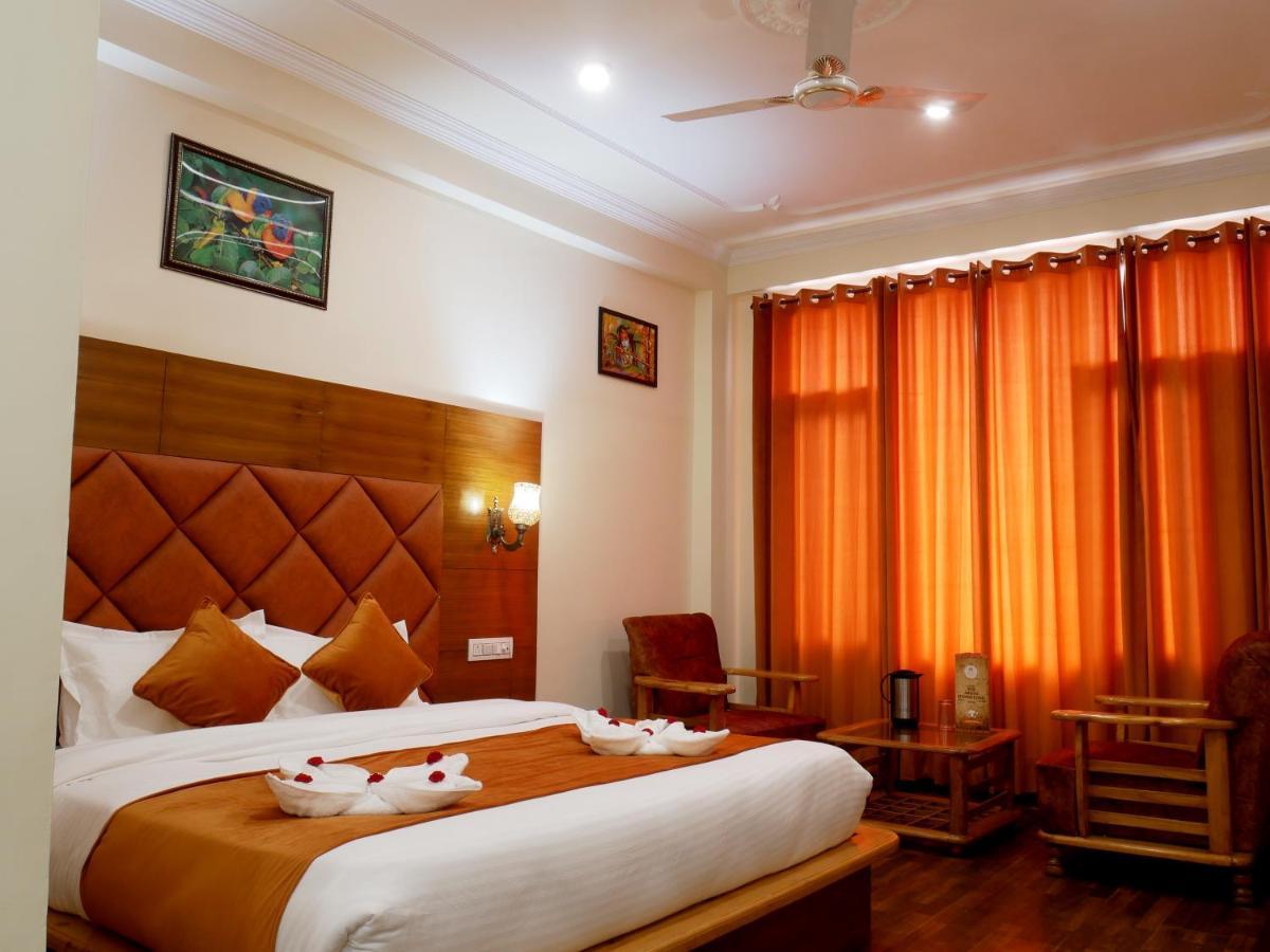 New Ambika International Hotel Manali  Bagian luar foto