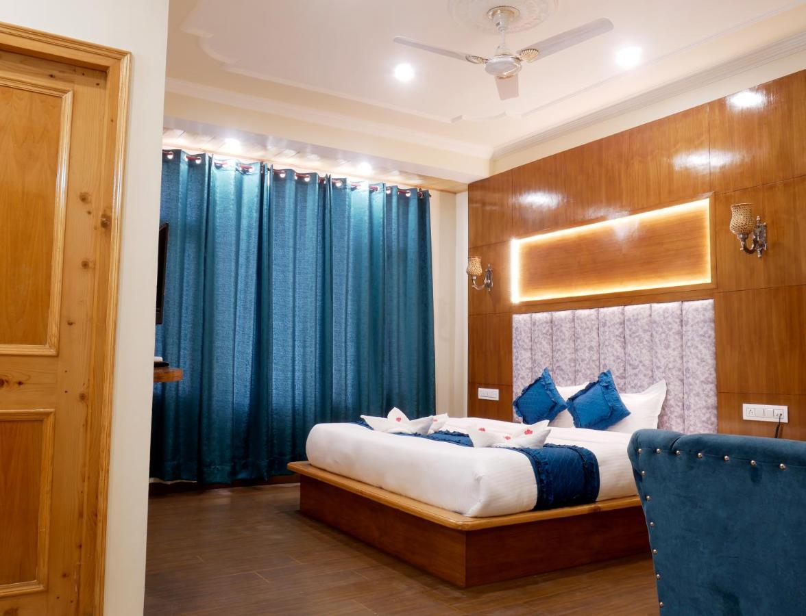 New Ambika International Hotel Manali  Bagian luar foto