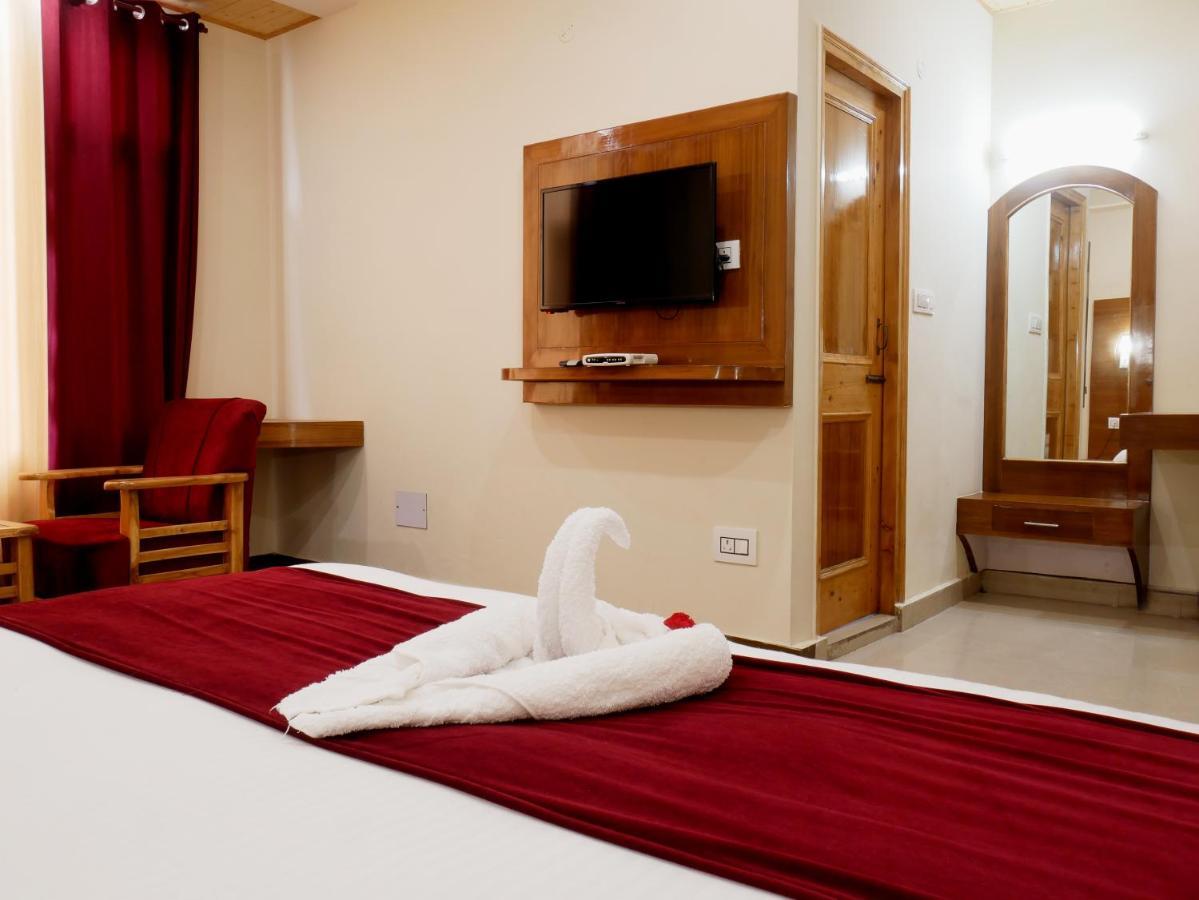 New Ambika International Hotel Manali  Bagian luar foto