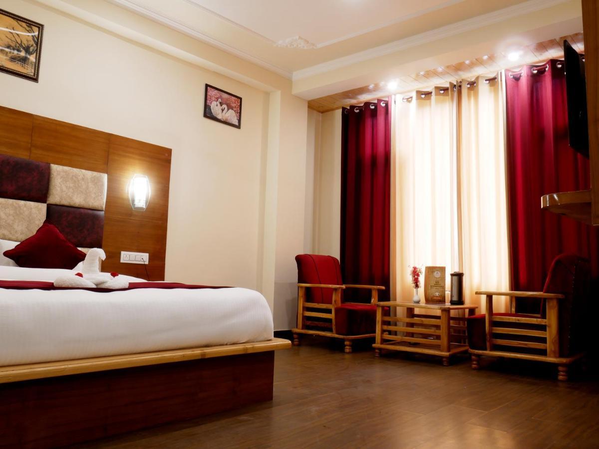 New Ambika International Hotel Manali  Bagian luar foto