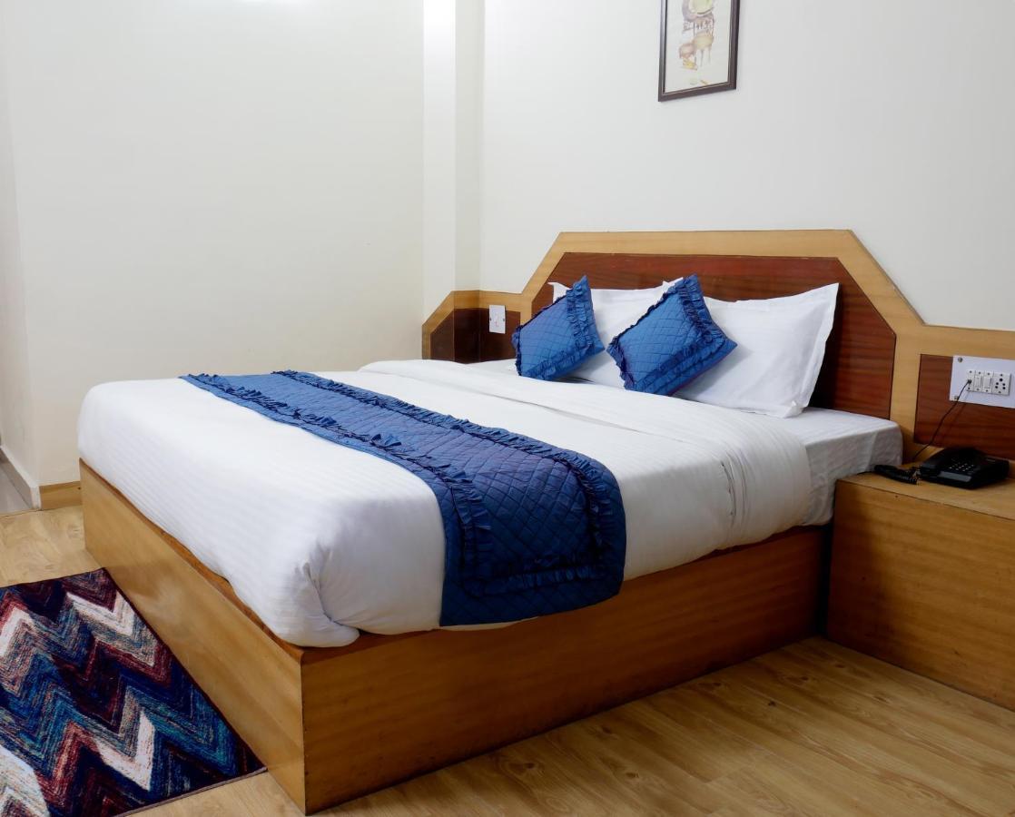 New Ambika International Hotel Manali  Bagian luar foto