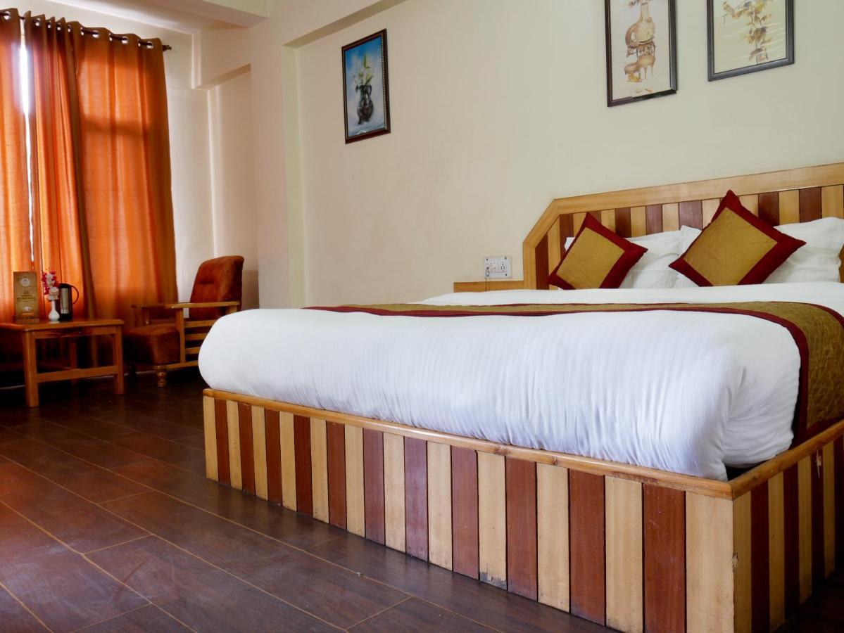 New Ambika International Hotel Manali  Bagian luar foto