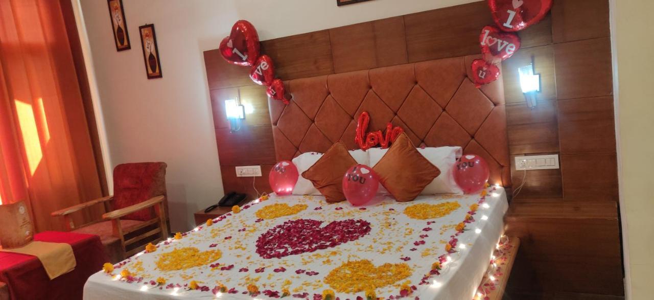 New Ambika International Hotel Manali  Bagian luar foto