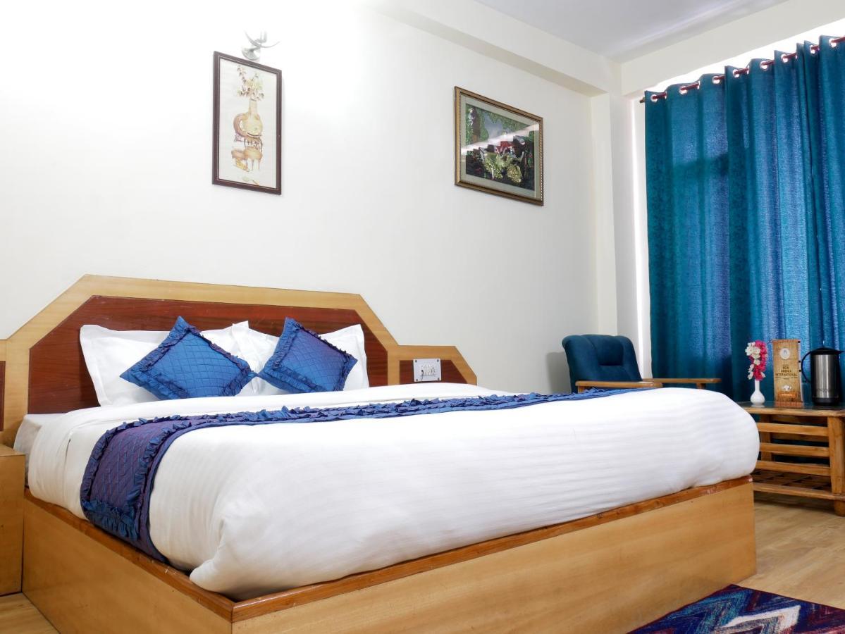 New Ambika International Hotel Manali  Bagian luar foto